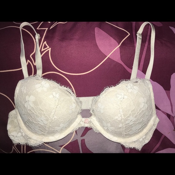 Victoria’s Secret Push Up White Lacey Bra 32B - Picture 1 of 3